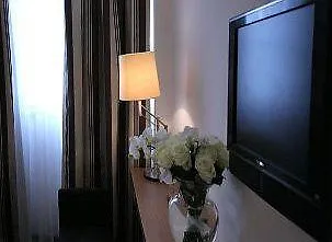 Villathena Paris 3*,  France