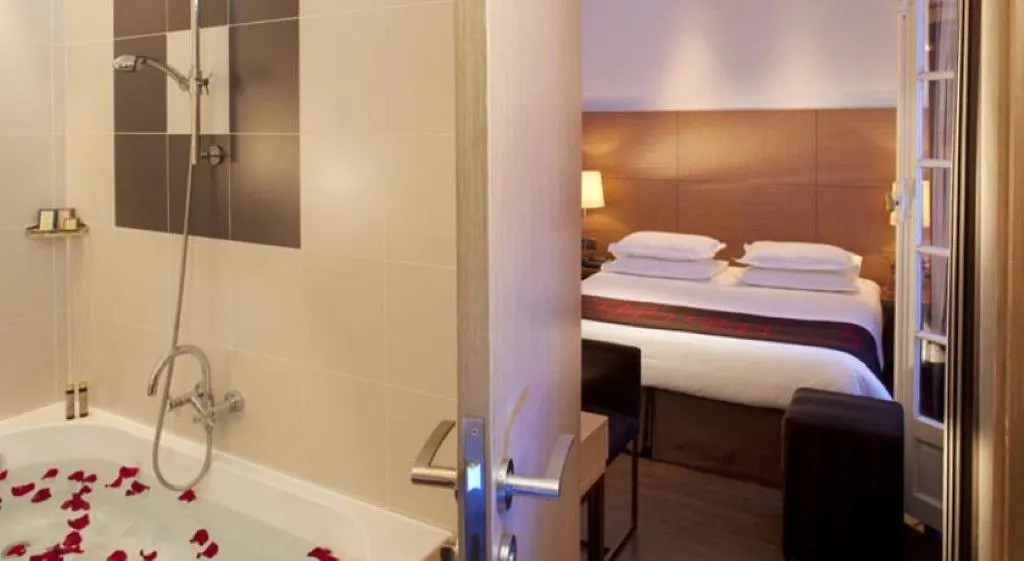 Hotel Villathena Paris