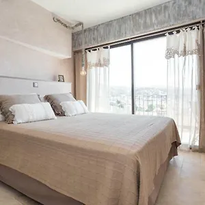 https://la-maison-de-lulu.fr-provencehotel.com